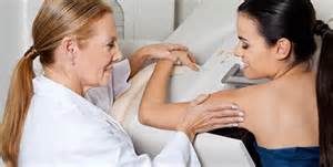 Mercoledì 16 mammografie gratuite in piazza Trieste e Trento a Napoli