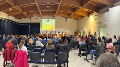 Al liceo scientifico “L.B. Alberti” di Minturno, Domenico Porzio presenta il suo libro “Dieta oltre il confine della privazione” Al liceo scientifico “L.B. Alberti” di Minturno, Domenico Porzio presenta il suo libro “Dieta oltre il confine della privazione”